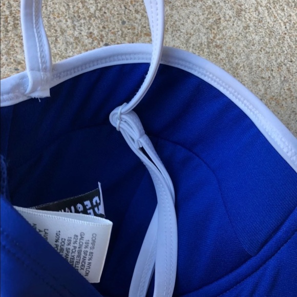 Triangl-like Bikini - Picture 9 of 10